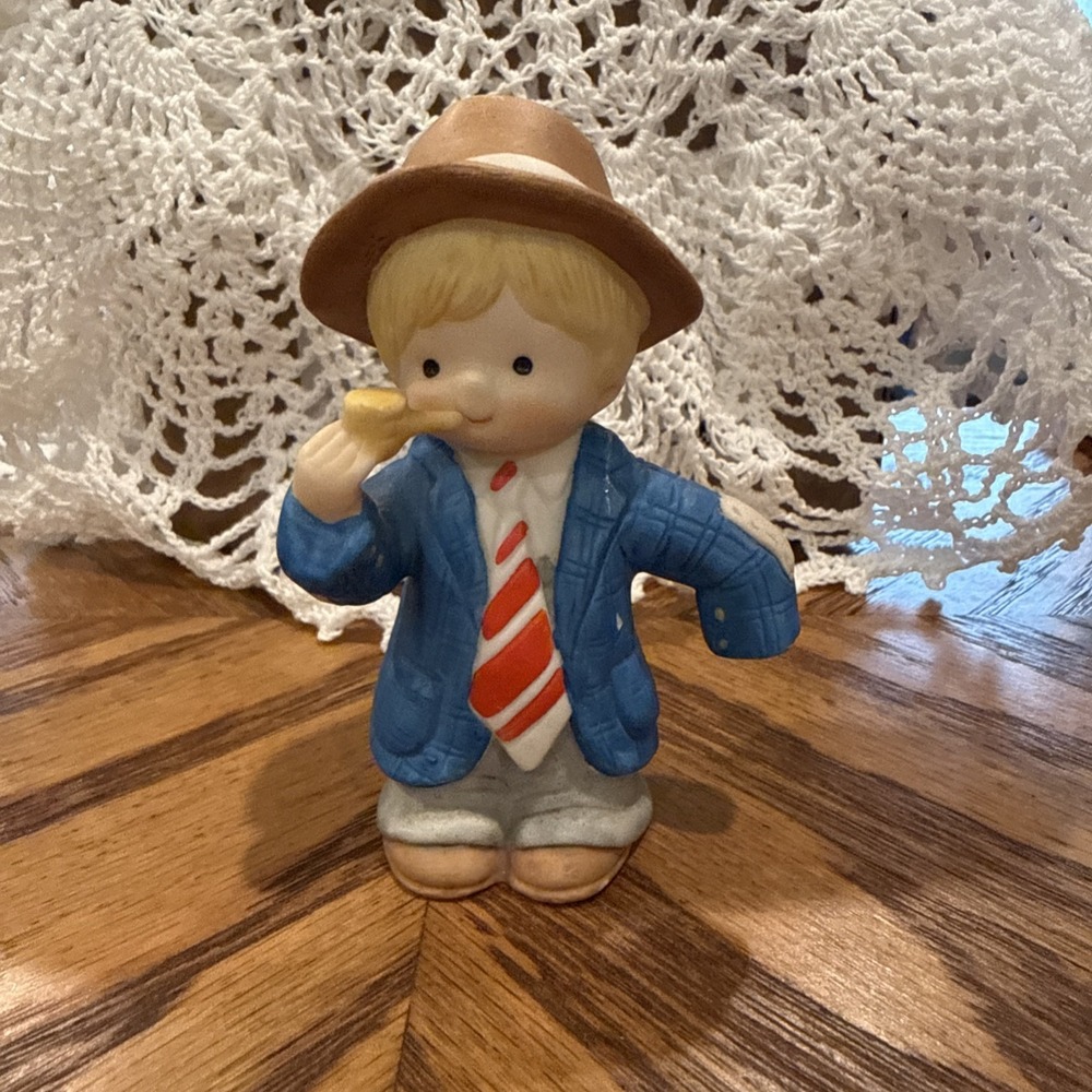 Country Cousins SCOOTER Dress Up Like Daddy Blue Suit Figurine 1984 Enesco-